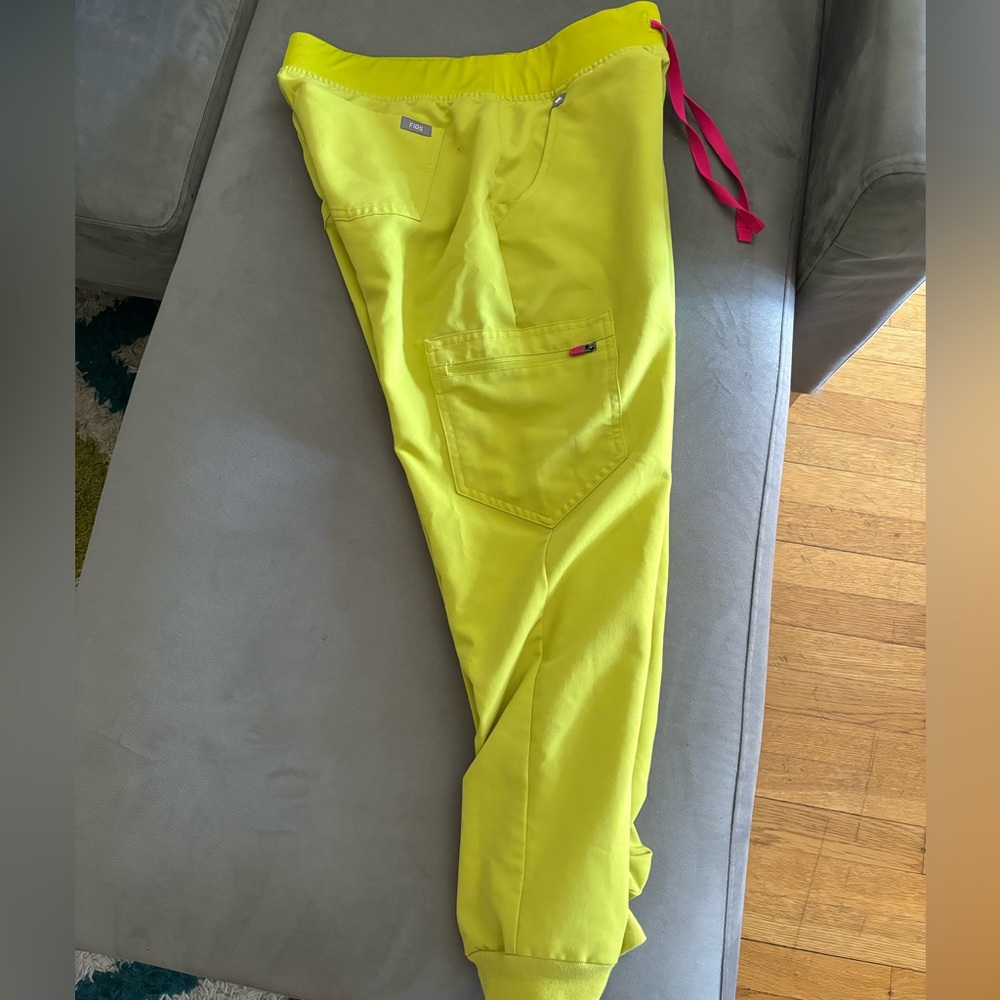 Figs size small